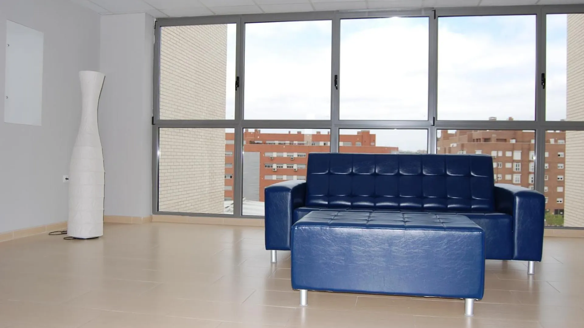 Aparthotel Encasa Madrid 3*,